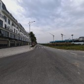 BÁN NHÀ PHỐ 5 TẦNG VỊ TRÍ ĐẮC ĐỊA NGAY ỦY BAN PHƯỜNG HẠC THÀNH, SỔ SẴN